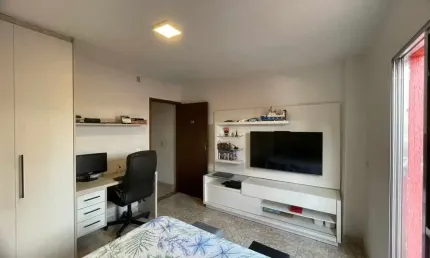 Lindo Sobrado com 03 Dormitórios sendo 01 Suíte  à Venda,  119m² no Bairro  Alves Dias  em São Bernardo do Campo - SP