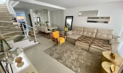 Lindo Sobrado com 03 Dormitórios sendo 03 Suítes  à Venda,  178m² no Bairro  Assunção  em São Bernardo do Campo - SP