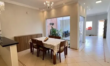 Linda Casa Térrea de 176,m² no Bairro  Residencial Vitoria em Boituva - SP.