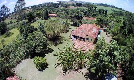 Lindo Sitio de 9.000m², com Plantio de limão, banana, mamão, manga, jaca, e outros, localizado em Boituva - SP