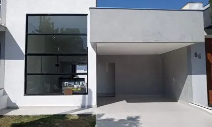 Linda Casa Térrea de 200m² de Terreno,  à venda no excelente Condomínio Terras de São Francisco - Sorocaba - SP
