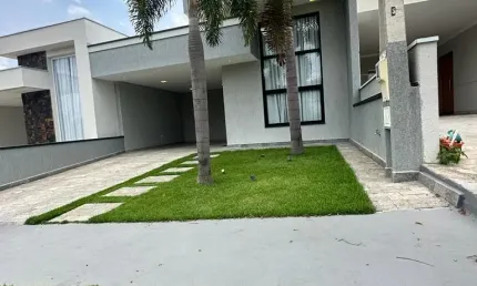 Linda Casa Terrea de 150m² de Área Construída,  e Terreno de 250m2, à venda no excelente Condomínio Villa dos Ingleses - Sorocaba - SP