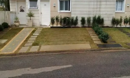 Linda Sobrado em Condomínio Fechado  Chácara dos Pássaros, com Lazer Completo, Sendo 03 Dormitórios  Sendo 1 Suíte e  03 banheiros à Venda, 105m²  no Bairro Planalto  em São Bernardo do Campo - SP
