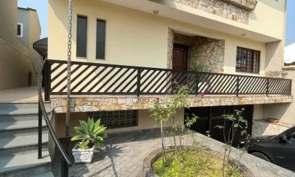 Lindo Sobrado com 03 Suítes, à Venda com 384m² de Área Construída , no Bairro Parque dos Pássaros em São Bernardo do Campo - SP