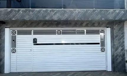 Lindo Sobrado de 220m² com 03 Dormitórios, sendo 01 Suíte, á venda, no Bairro Vila Camilópolis em Santo André - SP