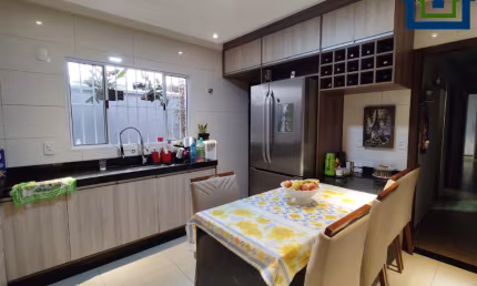 Linda Casa Térrea  de 92m2, de Área Construída, e Terreno de 125m2, com 02 dormitórios sendo 01 Suítes, no Parque das Nações  - Indaiatuba. - SP
