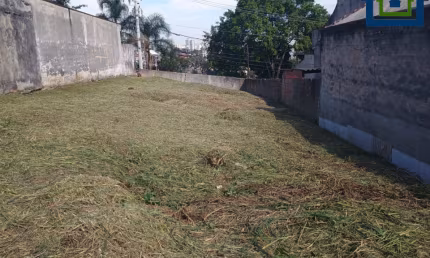 Ótimo Terreno de 10x50 =500m2, Pronto para Construir, no Bairro Santa Maria em Santo André - SP.