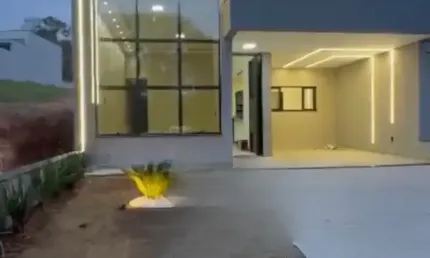 Linda Casa Térrea de 140m²  e Terreno de 200m2, à venda no excelente Condomínio Fechado Gran Reserve em Indaiatuba- SP.
