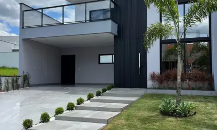 Lindo Sobrado de 202m²  de Área Construída, e Terreno de 277m², com Muito Verde no Condomínio Portal Jardim Europa  em Boituva - SP.
