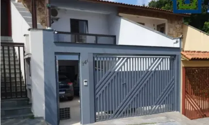 Lindo Sobrado de 220m² á venda, com 04 Dormitório Sendo 01 Suíte, na Vila Floresta - Santo André - SP
