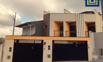Lindo Sobrado Triplex de 130m² á venda, com 03 Dormitório Sendo 01 Suíte, na Vila Curuça - Santo André - SP