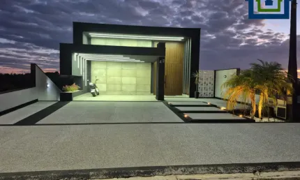 Linda Casa Térrea de 355m2, e Terreno 420m2, em Condomínio Fechado Solares Resort em Boituva- SP.