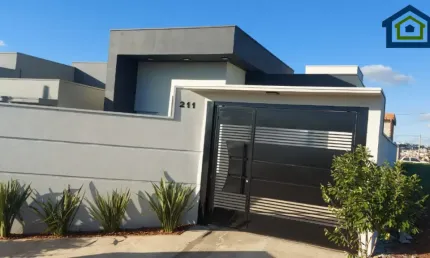 Linda Casa Térrea de 100m2 de Área  Construída, e Terreno 142m2, no Jardim Campestre em Boituva- SP.