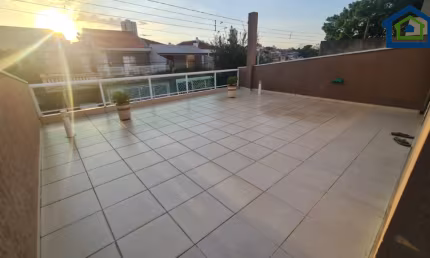 Lindo Sobrado de 224m² de Área Construída, com 04 dormitório Sendo 03 Suítes, no Campestre - Santo André