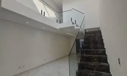 Lindo sobrado de 135m² de área construída, com 03 dormitório sendo 03 suítes, no  bela vista - santo andré