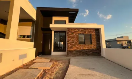 Linda casa térrea de 120m² de área construída e terreno de 155m², à venda no excelente condomínio fechado horto florestal villagio em sorocaba - sp