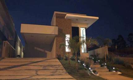 Casa de condomínio térrea á venda possui 170m² com 03 Dormitórios, Itupeva.