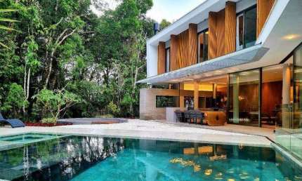 Casa Térrea á venda de 580m² com 05 Dormitórios em Riviera - Bertioga.