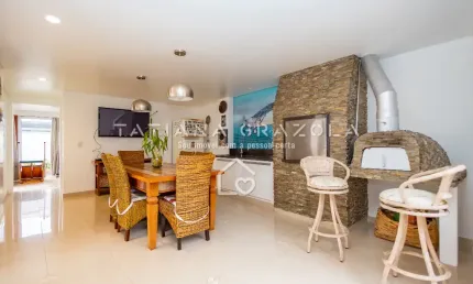 Casa à Venda em Condomínio em Santa Felicidade - Curitiba/PR  R$ 2.650.000