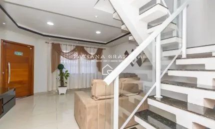Sobrado à venda no Monte Líbano em São José dos Pinhais – 3 quartos, churrasqueira e ático com sacada – R$ 991.000