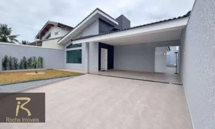 Excelente casa ótima localização com 3 dormitórios sendo 1 suite com area gourmet  com piscina R$ 790.000.00- Jardim Imperador - Peruíbe/SP