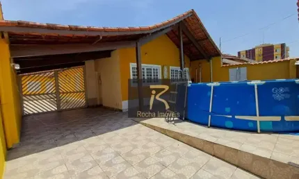 Casa com 4 dormitórios sendo 2 suíte , edícula e espaço para fazer piscina  R$ 500.000.00- Balneário Três Marias