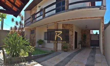 Sobrado com 3 dormitórios à venda, 180 m² por R$ 800.000,00 - Jardim Casablanca - Peruíbe/SP