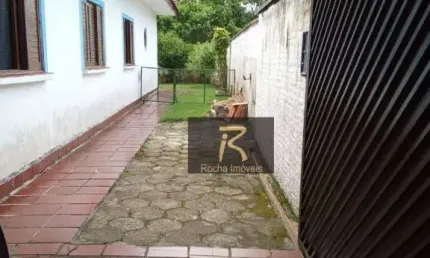 Casa a 450 metros da praia por R$ 430.000 - Estância Bal. Belmira Novaes - Peruíbe/SP