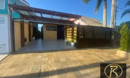 Excelente casa com 3 dormitórios 1 500 mts da praia por R$ 650.000.00 - Parque Oasis - Peruíbe/SP
