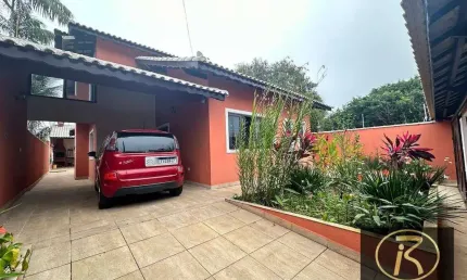 Oportunidade casa com 3 dormitórios sendo 1 suíte andar superior da casa com sacada R$ 550.000.00