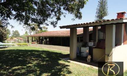 Uma Linda Chácara!!!venha conhecer e se apaixonar por essa linda chácara, com piscina