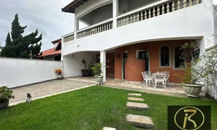Excelente oportunidade sobrado área gourmet piscina 160 mts da praia Bairro Nobre R$ 800.000.00
