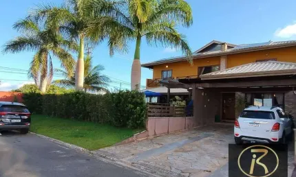 Casa de alto padrão no condomínio bongaville iv  5 quartos (4 suítes) | 2 salas | copa e cozinha amplas | área gourmet com churrasqueira ?? piscina