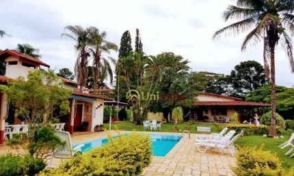 Chácara com 3 casas no espaço, com lazer completo, muito bem localizada à venda, 6147 m² por R$ 2.200.000 - Chácara Santa Rita - Caçapava/SP