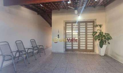 Casa com quintal, 2 dormitórios à venda, 90 m² por R$ 290.000 - Residencial Novo Horizonte - Taubaté/SP