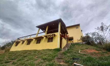 Chácara com 2 dormitórios à venda, 2700 m² por R$ 610.000,00 - Piracangaguá - Taubaté/SP