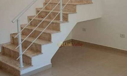 Casa com 3 dormitórios para alugar, 119 m² por R$ 3.424,80/mês - Vila Areao - Taubaté/SP