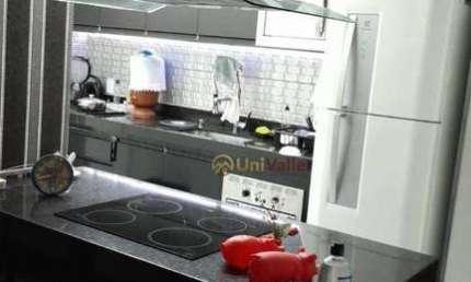 Apartamento com 2 dormitórios à venda, 59 m² por R$ 235.000 - Condomínio Petrópolis - Taubaté/SP
