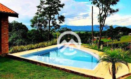 Casa de Campo de Alto Padrão Mobiliada com 3 dormitórios - venda por R$ 950.000 - Jardim das Palmeiras - Caçapava/SP