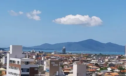 Apartamento com 3 quartos para alugar na Rua das Cegonhas, 295, Cidade Universitária Pedra Branca, Palhoça