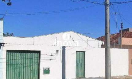 Casa à venda, 4 quartos, 2 vagas, Abadia - Uberaba/MG