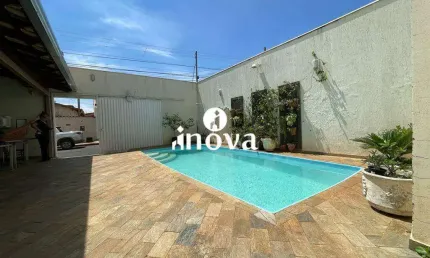 Casa à venda na Serra Dourada, Uberaba 