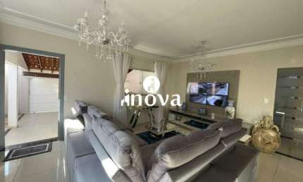 Casa à venda, 3 quartos, 1 suíte, 2 vagas, Beija Flor II - Uberaba/MG