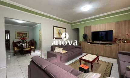 Casa à venda, 4 quartos, 3 suítes, 4 vagas, Fabrício - Uberaba/MG