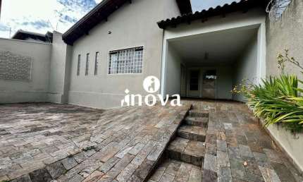 Casa à venda, 3 quartos, 3 suítes, 3 vagas, Fabrício - Uberaba/MG