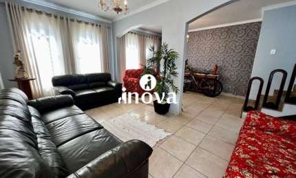 Casa à venda, 3 quartos, 1 suíte, 4 vagas, Cidade Jardim - Uberaba/MG