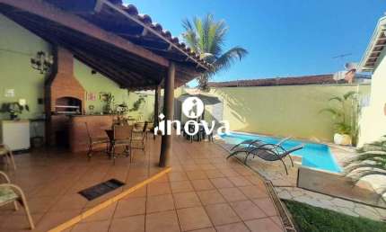 Casa à venda, 4 quartos, 2 suítes, 3 vagas, São Bento - Uberaba/MG