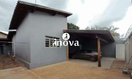 Casa à venda, 4 quartos, 1 suíte, 2 vagas, Nenê Gomes, Jardim - Uberaba/MG