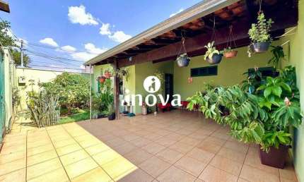 Casa com 3 quartos à venda no Conjunto Maringá II, Uberaba 