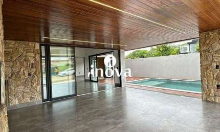 Casa a venda no Condomínio Portal do Lago, em Rifaína